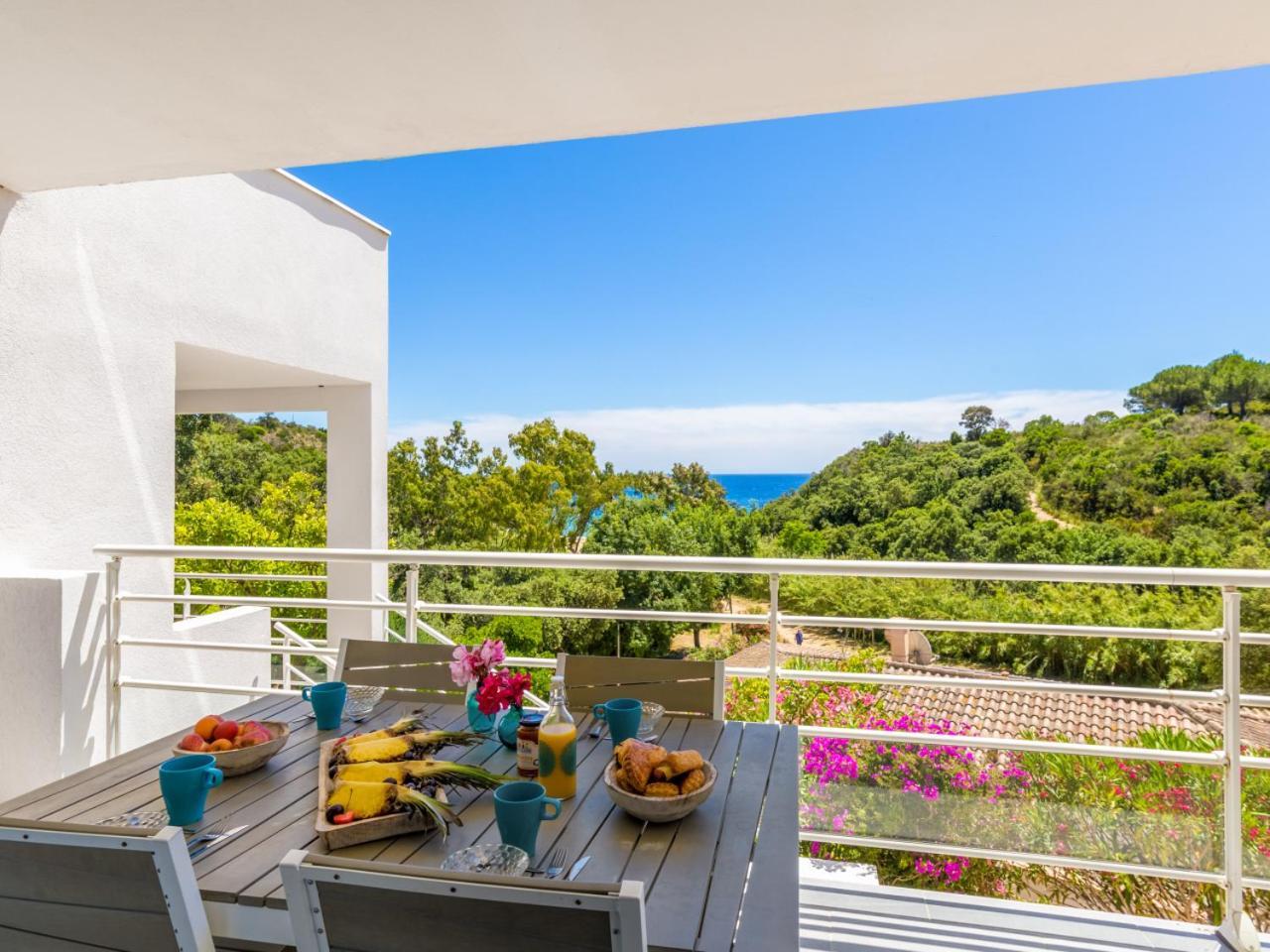 Appartement La Terrasse De Bonporteau - Welkeys à Cavalaire-sur-Mer Extérieur photo